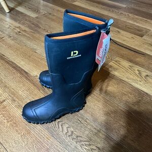 NWT men’s size 5 DRYCODE rubber boots
